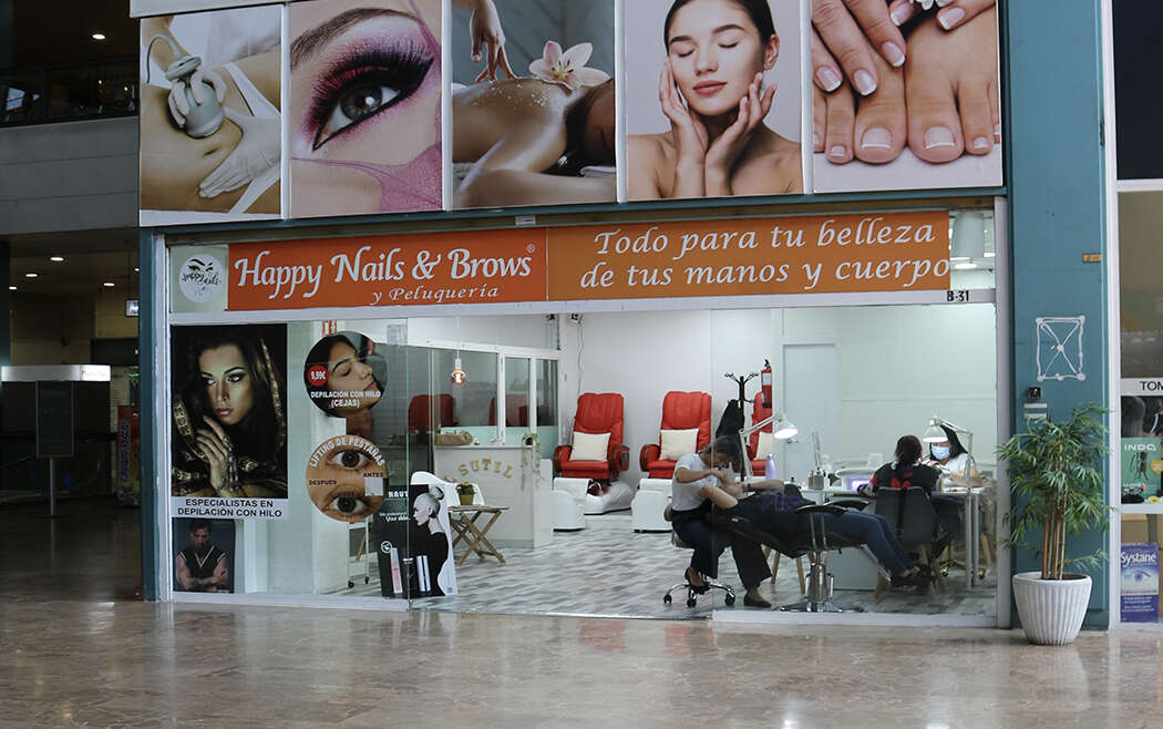 HAPPY NAILS & BROWS